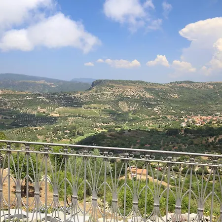 Le Terrazze Della Planargia Bed & Breakfast 3*